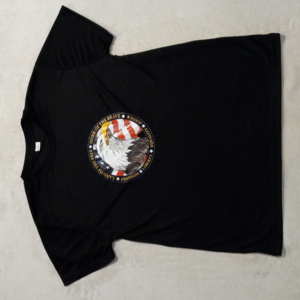 Patriotic Eagle Graphic Tee – Men’s Size Large – Lightweight & Sporty